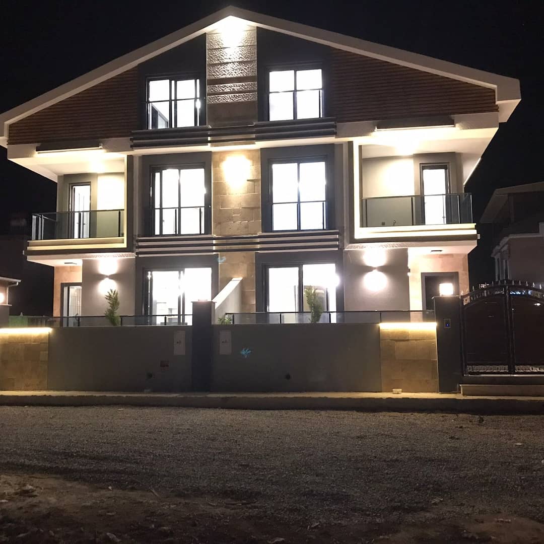 SATILIK AKILI  VİLLA